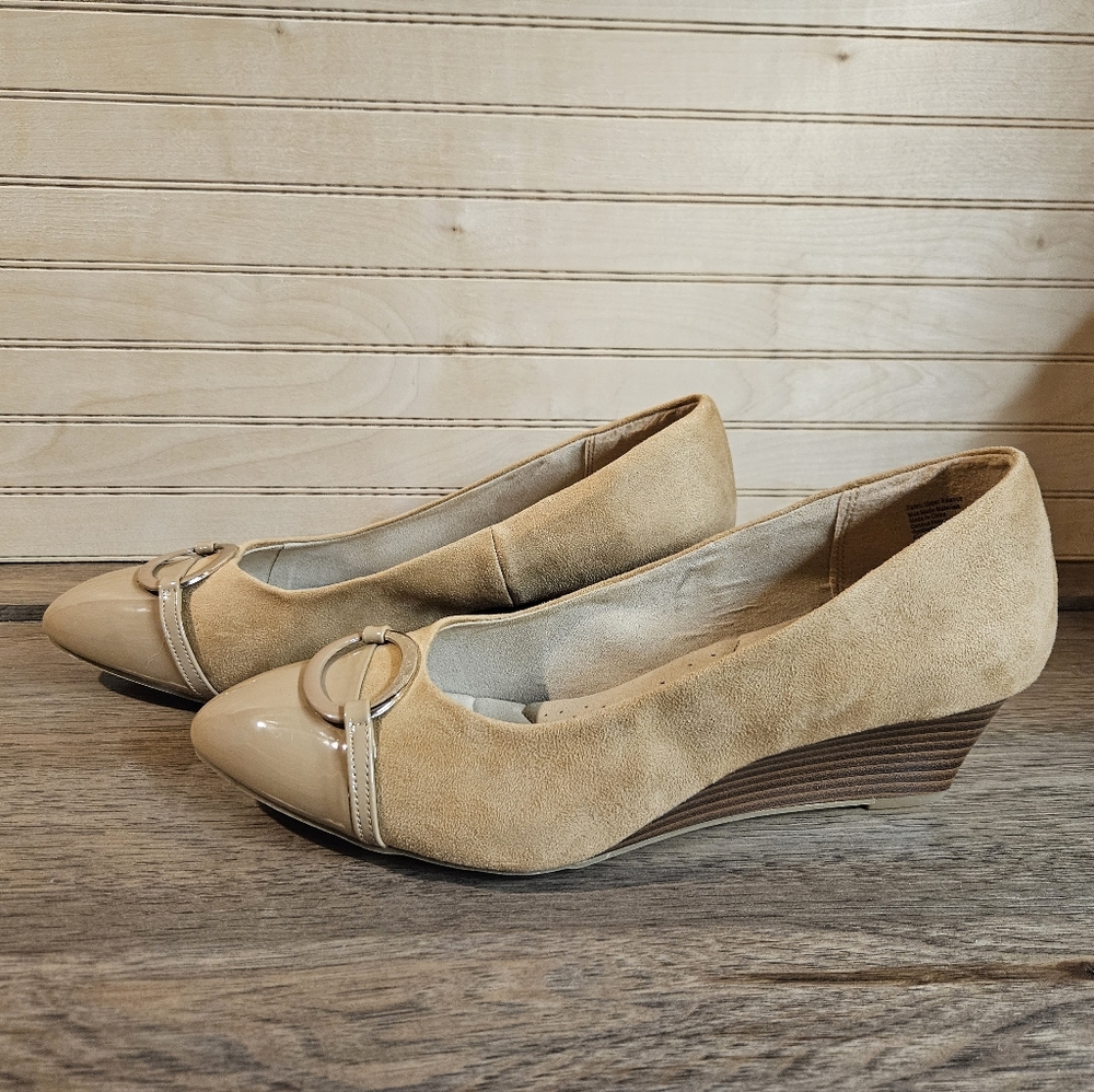 New Dexflex Comfort Wedge Pumps, Women's Size 13, Tan/nude, 2-1/4" Heels